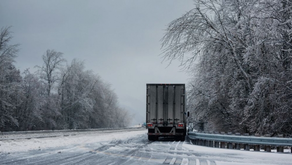 Polijas kravas automašīnu šoferi pārtrauks Ukrainas robežpunktu blokādi